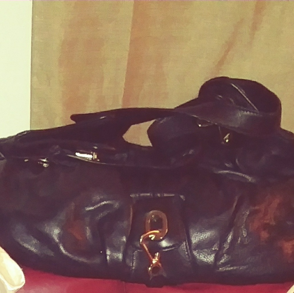 Designer Purses - Picture 4 of 8
